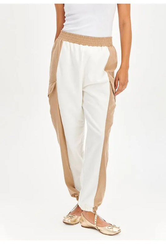 CALÇA MOLETOM COM RECORTES BICOLOR BRANCO/BEGE