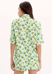 CAMISA ALONGADA COM BOLSOS ESTAMPA LIMÃO SICILIANO