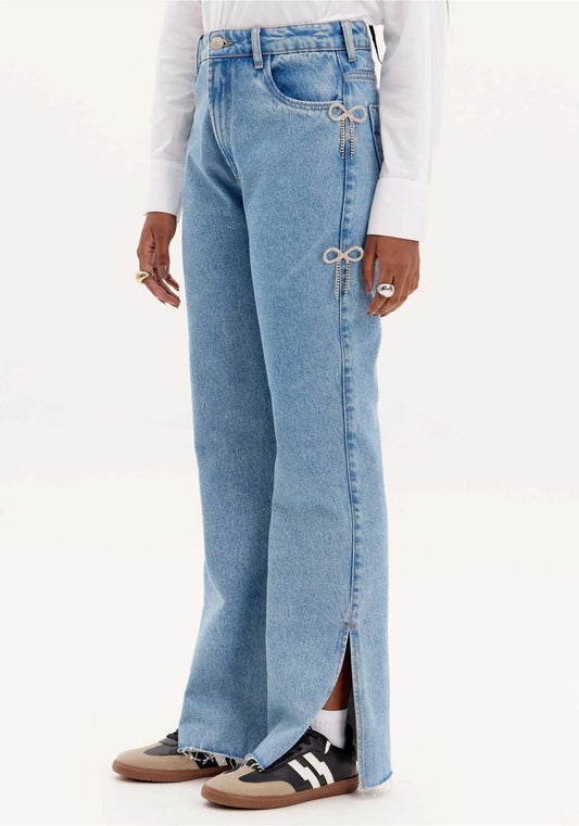 CALÇA JEANS RETA SUPER HIGH COM APLICAÇÃO LAÇO STRASS