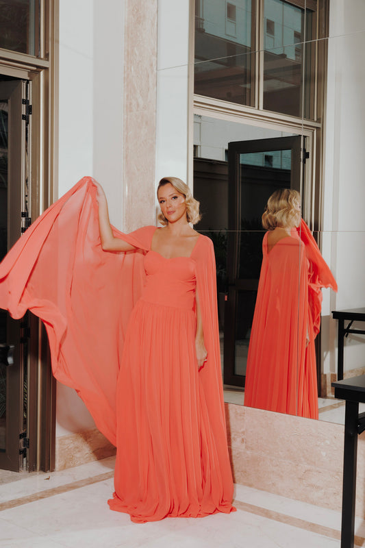 VESTIDO LONGO DE FESTA COM CAPA REMOVÍVEL SALMÃO