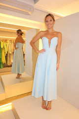 VESTIDO MIDI GODÊ DECOTE CORAÇÃO AZUL CLARO