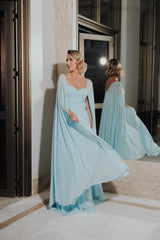 VESTIDO LONGO DE FESTA COM CAPA REMOVÍVEL AZUL SERENITY