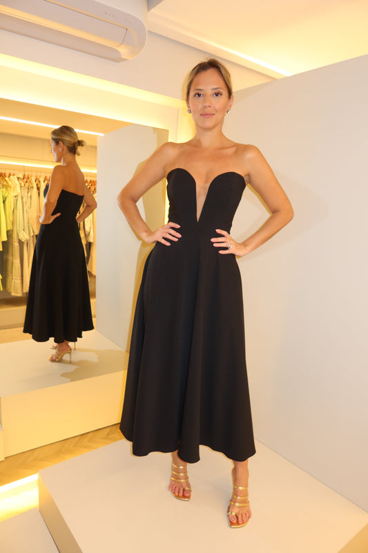 VESTIDO MIDI GODÊ DECOTE CORAÇÃO PRETO