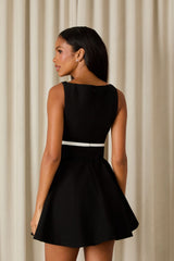 VESTIDO CURTO CAMILE CINTO LAÇO PRETO/OFF WHITE