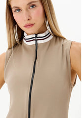 VESTIDO CURTO DE PREGAS GOLA ALTA CINZA