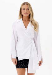 CAMISA COM AMARRAÇÃO LATERAL BRANCA