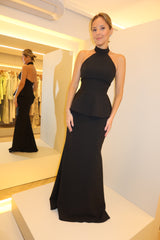 VESTIDO LONGO GOLA ALTA E PEPLUM PRETO