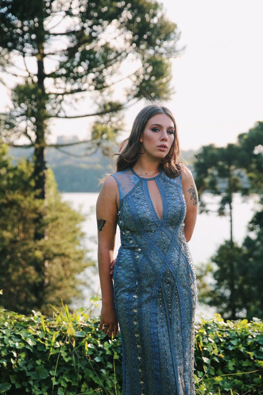 VESTIDO LONGO BORDADO AZUL IRIS