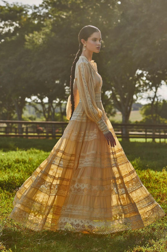 VESTIDO LONGO ENTREMEIOS TRANSP AMARELO