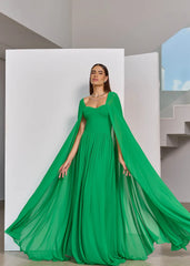 VESTIDO LONGO DE FESTA COM CAPA REMOVÍVEL VERDE