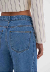 CALCA JEANS WIDE LEG SUPER HIGH COM CINTO