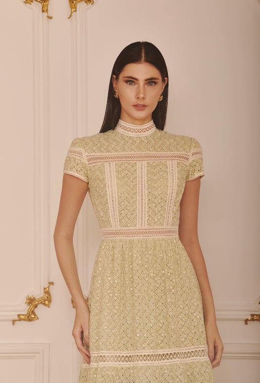 VESTIDO TECIDO BORDADO COM PAETÊ VERDE