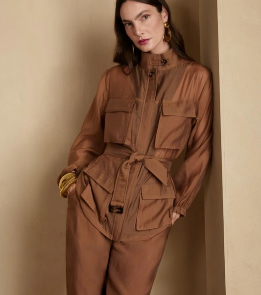 CONJUNTO CASACO COM CINTO E CALÇA  - CARAMELO