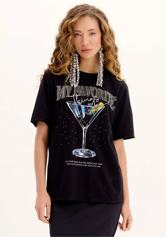 T-SHIRT OVERSIZED BRANCA COM ESTAMPA LOCAL DRINK