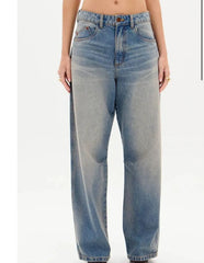 CALÇA JEANS BALLON CINTURA MÉDIA