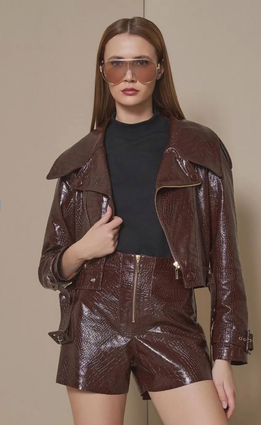 SHORT CURTO COURO CROCO