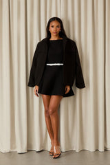 VESTIDO CURTO CAMILE CINTO LAÇO PRETO/OFF WHITE