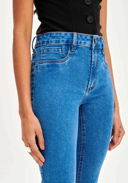 CALÇA JEANS SKINNY HIGH BÁSICA LAVAGEM MEDIA